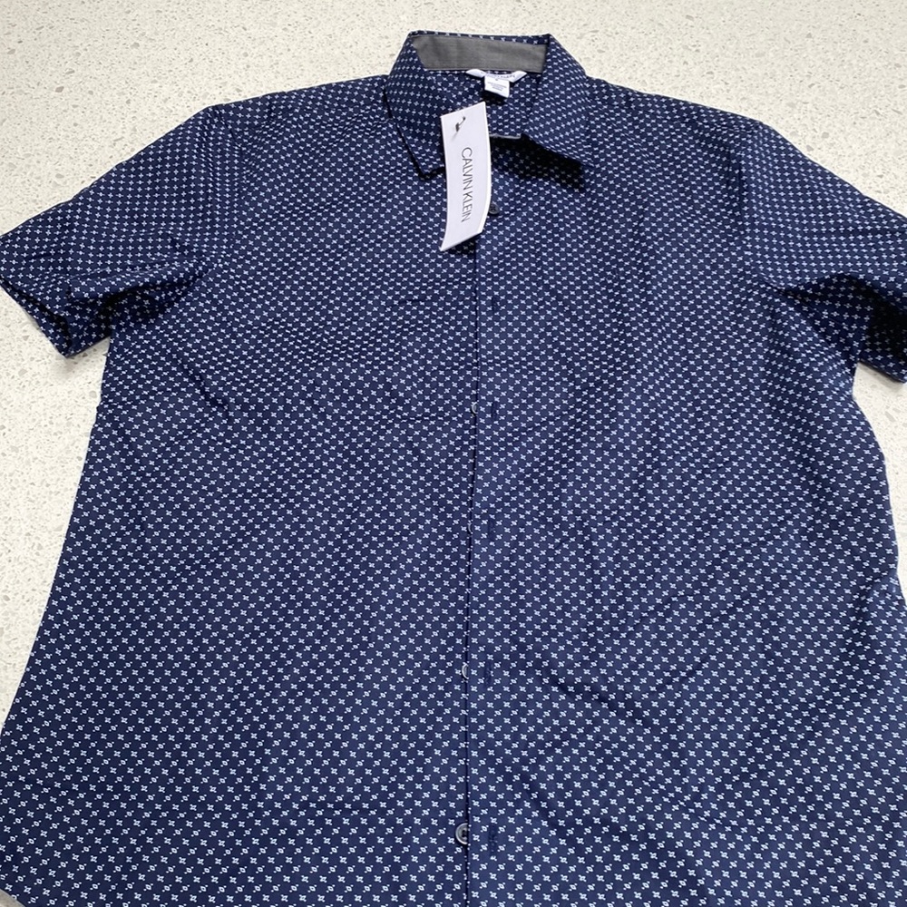 NWT Calvin Klein- button down short sleeve shirt
